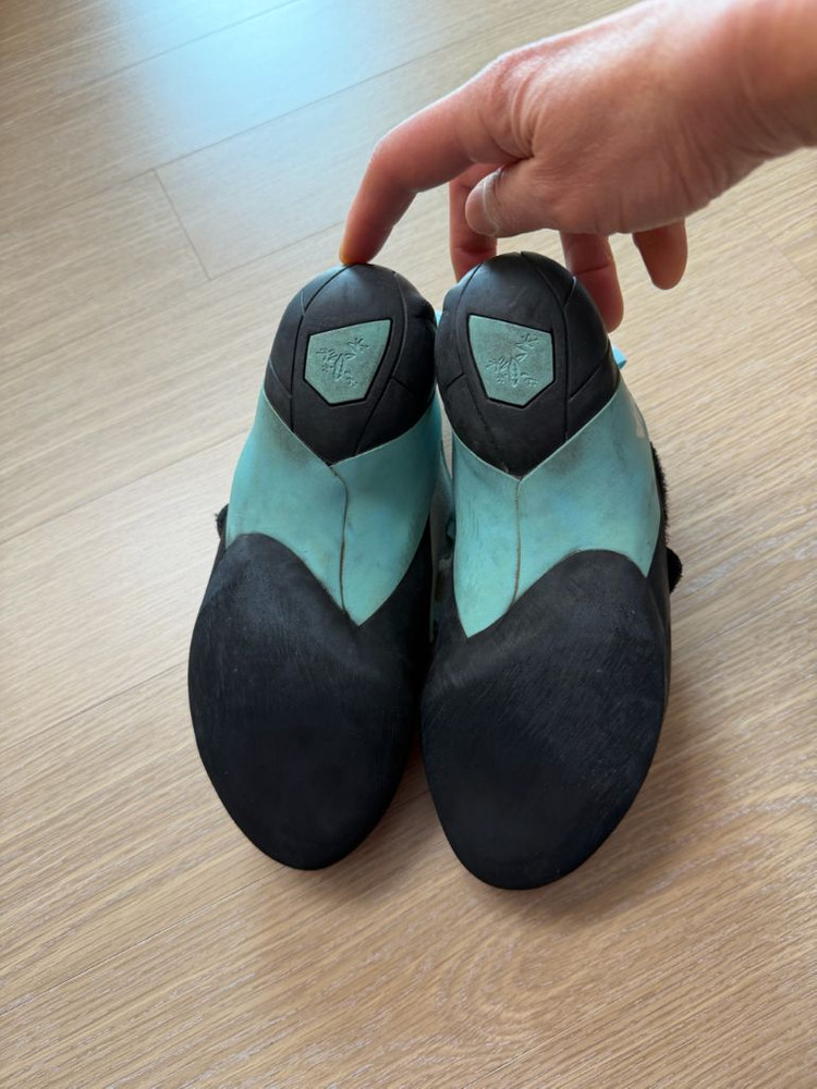 테나야 인달로 암벽화--2