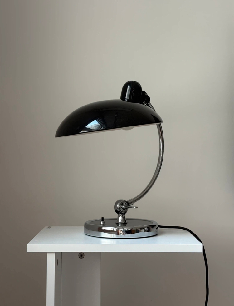 프리츠한센 카이저 이델 럭셔리 명품 테이블 램프 북유럽 룩서스 스탠드 조명 6631T 블랙모델 판매 이미지