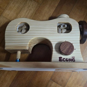 상태굿> 한정판 정가30만 에콩 원목 재봉틀 몬테소리 교구 돌리고 미싱 스탬프 친환경자재 이미지