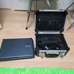 휴대용 두산지게차 스캐너. 노트북