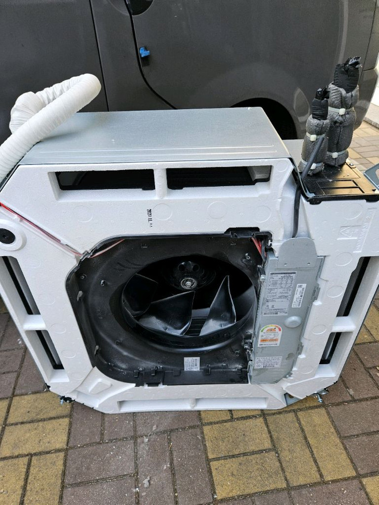 엘지40평 30평 천장형인버터 냉난방기 팝니다 이미지