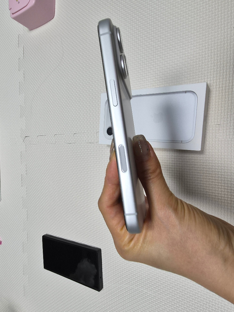 아이폰17프로 실버 256G 배터리100%--3