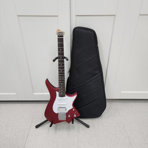 헥스 헤드리스 스트랫 일렉기타 NS100 레드 이미지