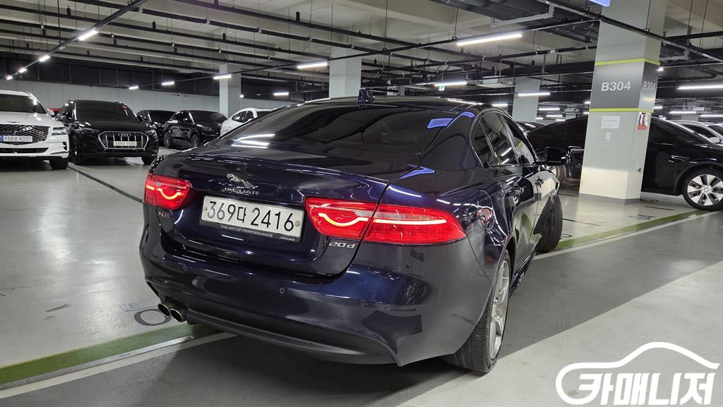 [재규어]XE 2.0D R스포츠 #3월급매--3