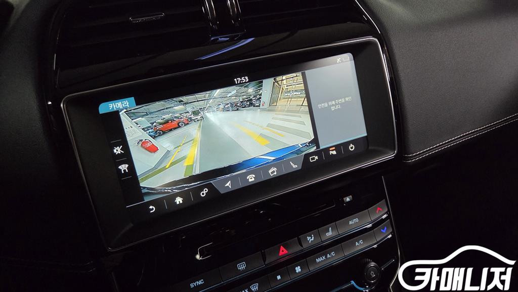 [재규어]XE 2.0D R스포츠 #3월급매--8