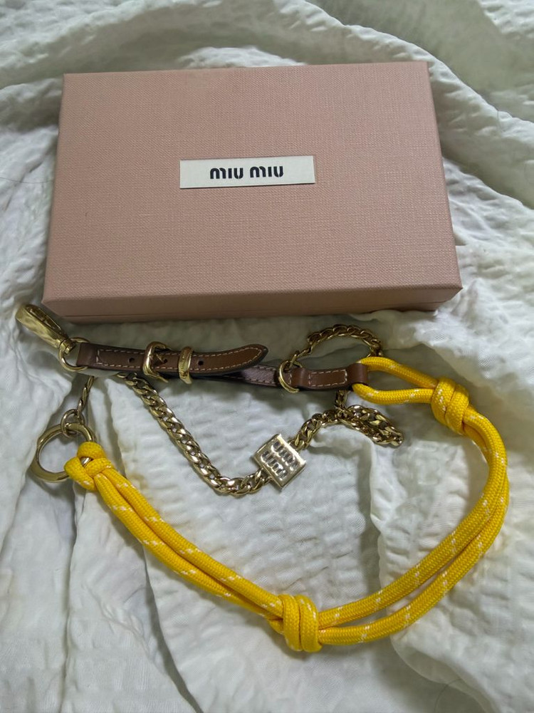 미우미우 코드트릭 키체인 백꾸 거의 새것--1