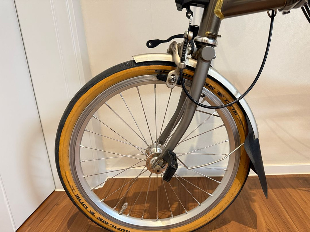 브롬톤 로우라커 티탄 s2r-x 판매합니다 이미지