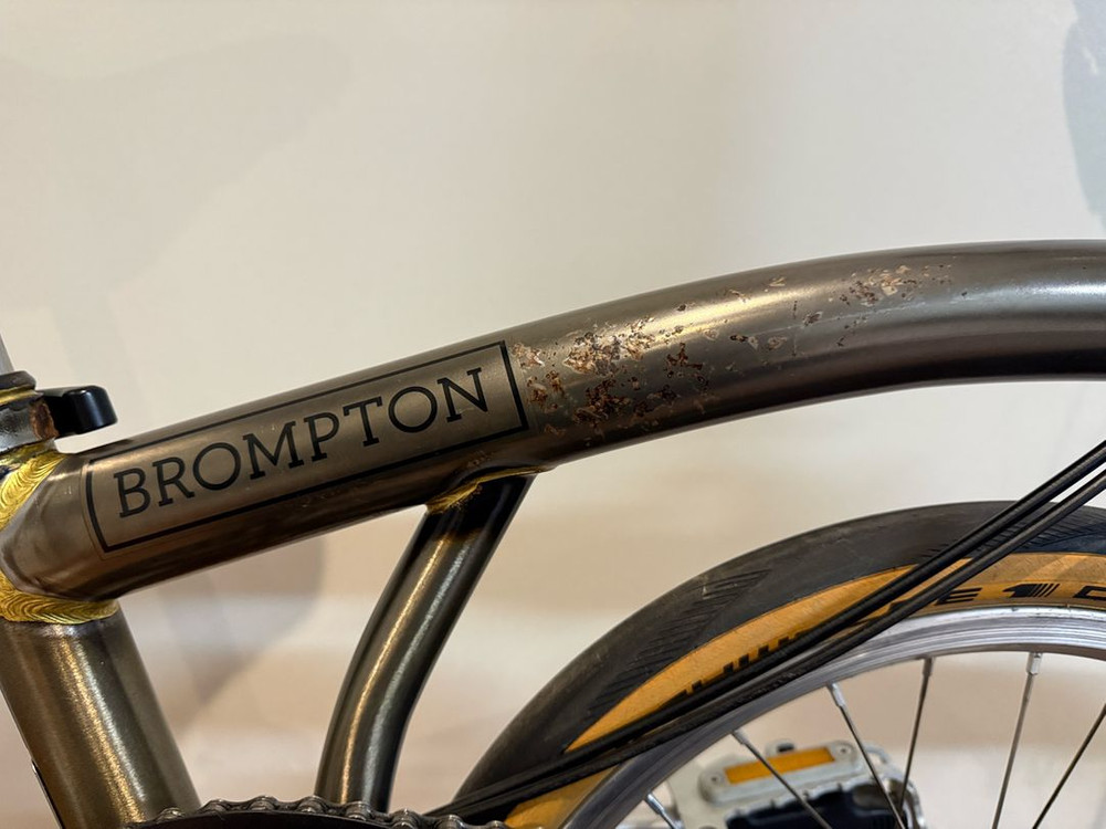 브롬톤 로우라커 티탄 s2r-x 판매합니다 이미지