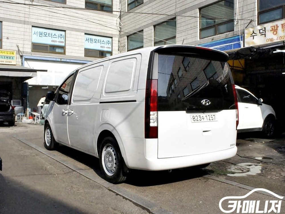 [현대]스타리아 2WD 디젤 카고 스마트 3인승 (3인승) #3월급매--3