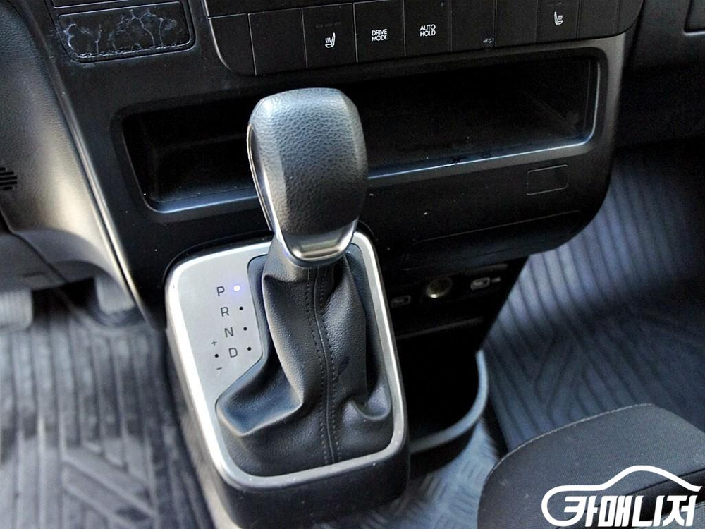 [현대]스타리아 2WD 디젤 카고 스마트 3인승 (3인승) #3월급매--9