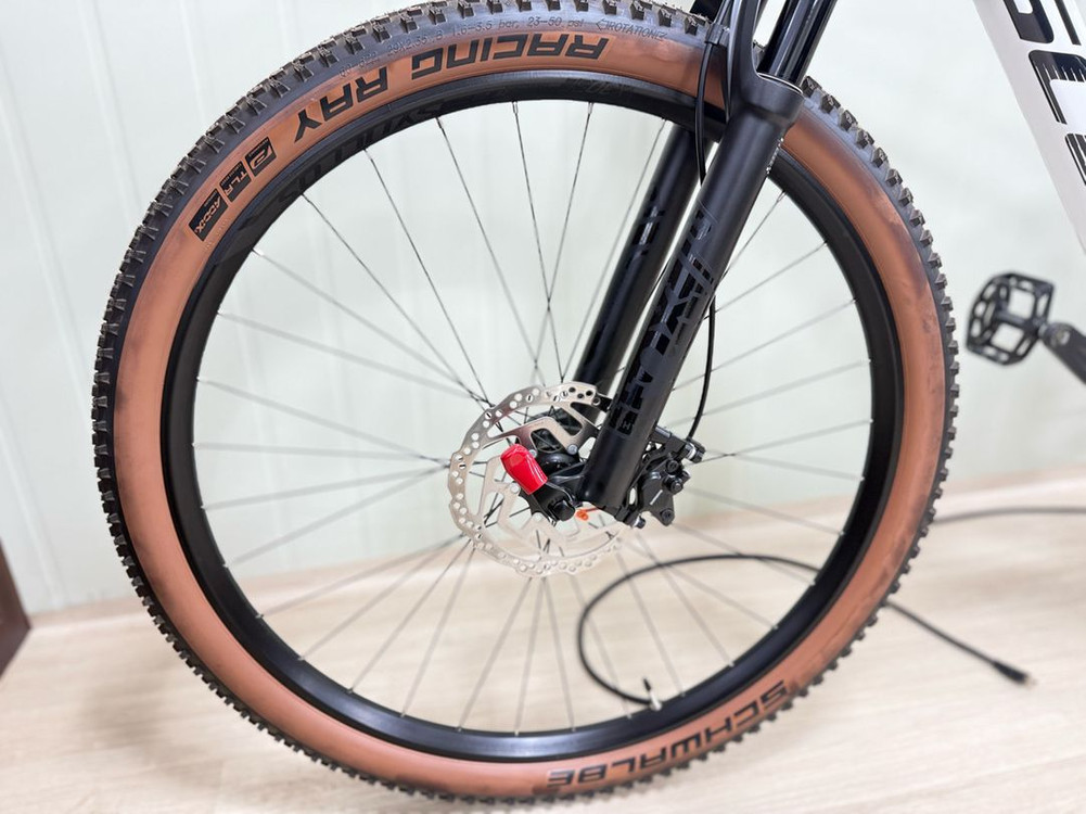 스캇 스케일930 화이트 m사이즈 판매합니다--2