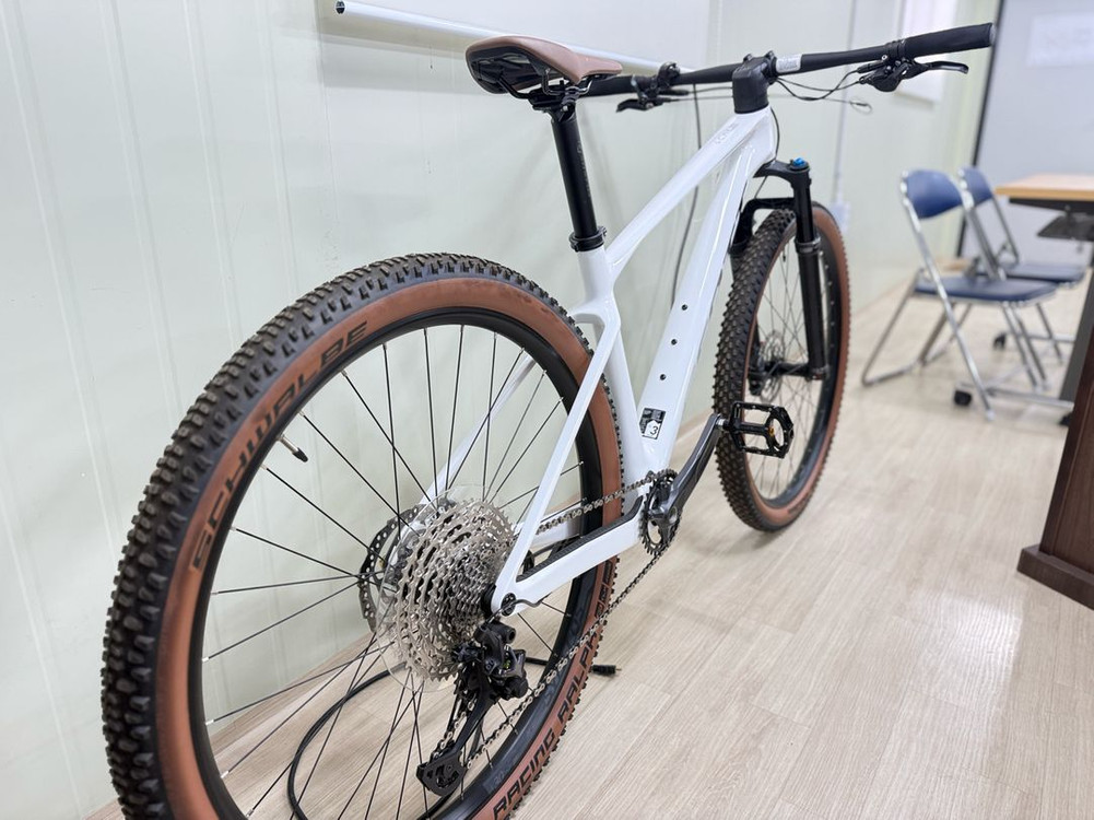 스캇 스케일930 화이트 m사이즈 판매합니다--4