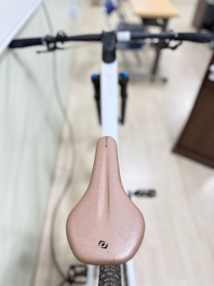 스캇 스케일930 화이트 m사이즈 판매합니다--7