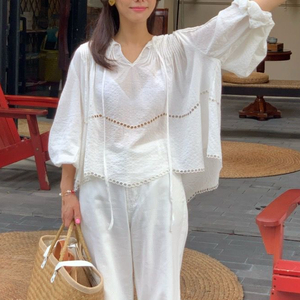 프레쉬라벨 마르쉐 펀칭 블라우스 (새상품)