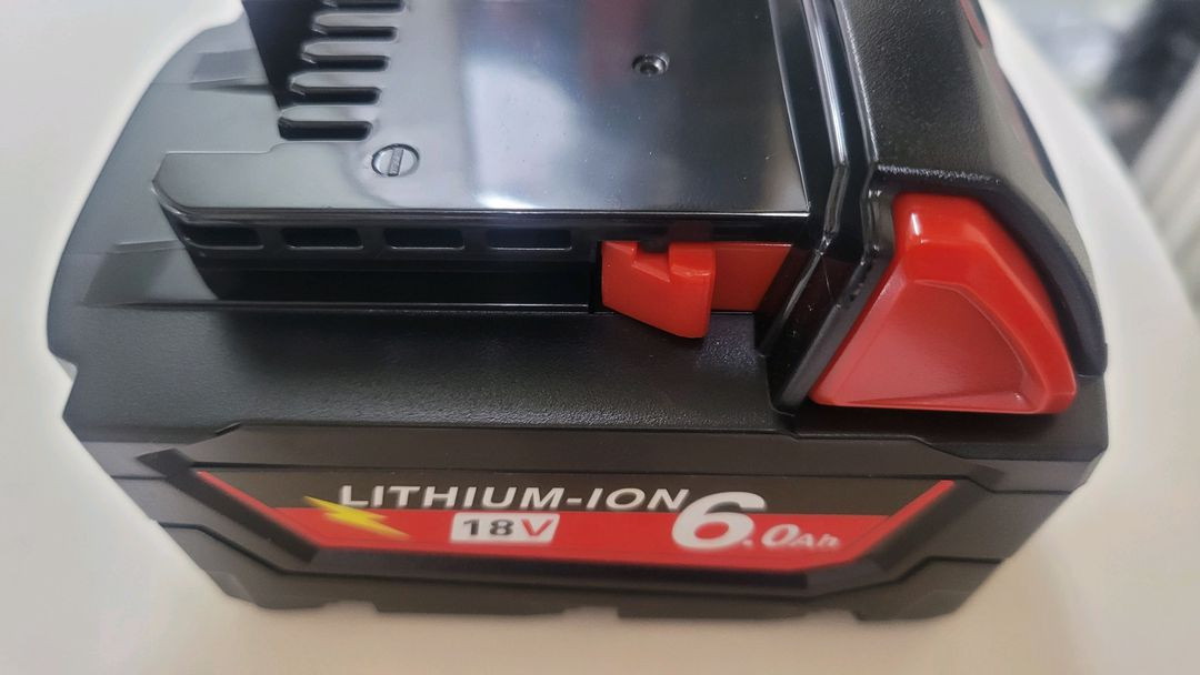 밀워키 oem 제품6.0암페어 배터리 2개--1