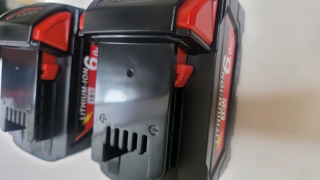 밀워키 oem 제품6.0암페어 배터리 2개--4