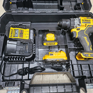 디월트 브러쉬리스 12볼트 충전 드릴 드라이버 세트