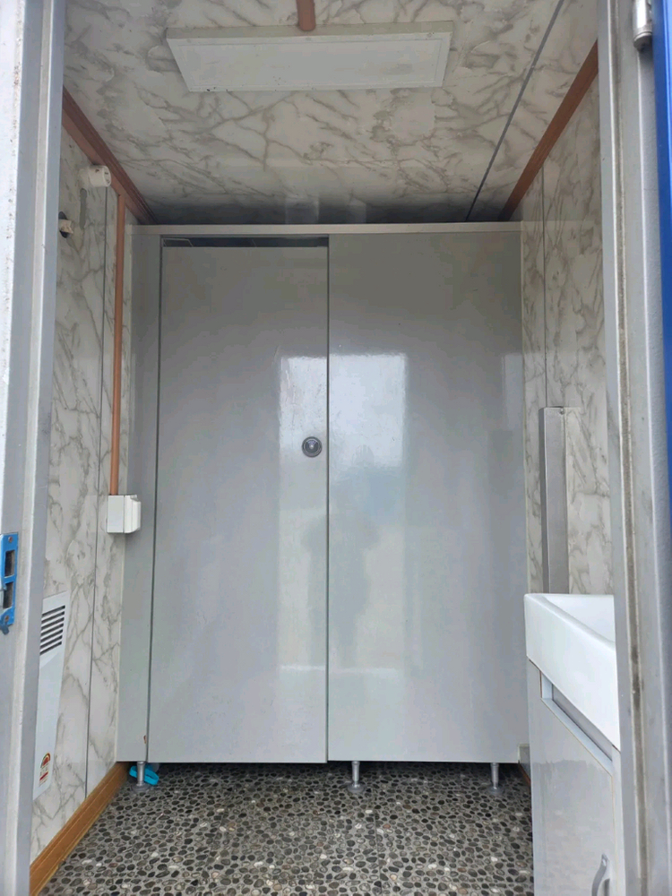 2.5x3. 최신형. 단기간사용. 수세식. 화장실컨테이너--1