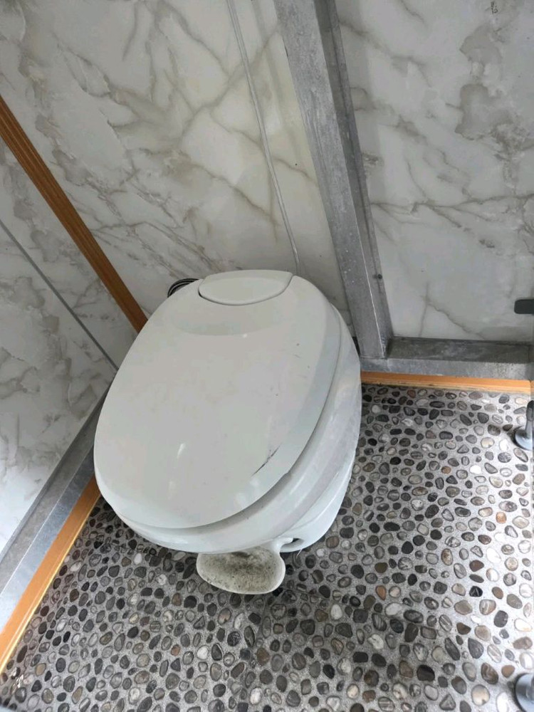 2.5x3. 최신형. 단기간사용. 수세식. 화장실컨테이너--3