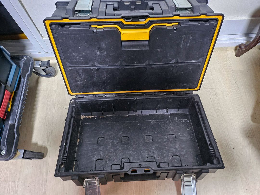 디월트 터프시스템 공구함 3개 이미지