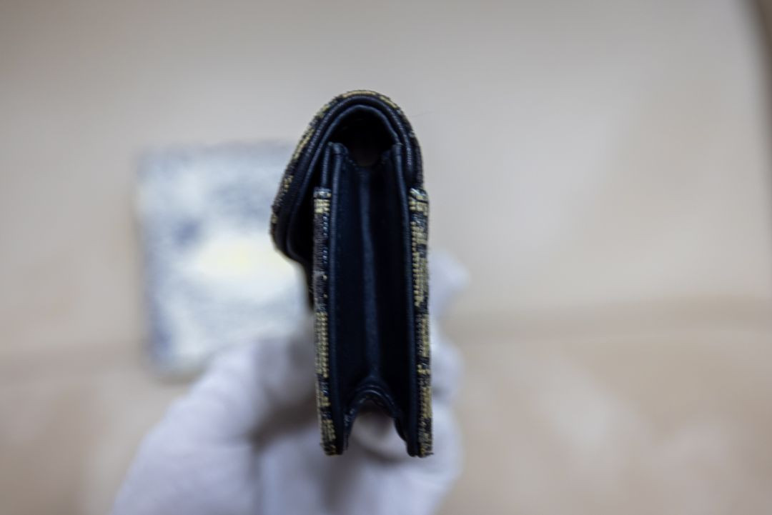 디올 오블리크 새들지갑 이미지