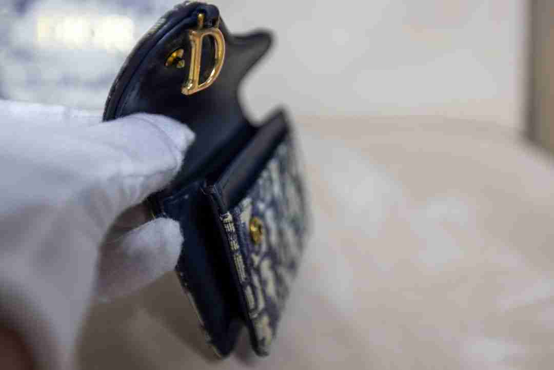 디올 오블리크 새들지갑 이미지