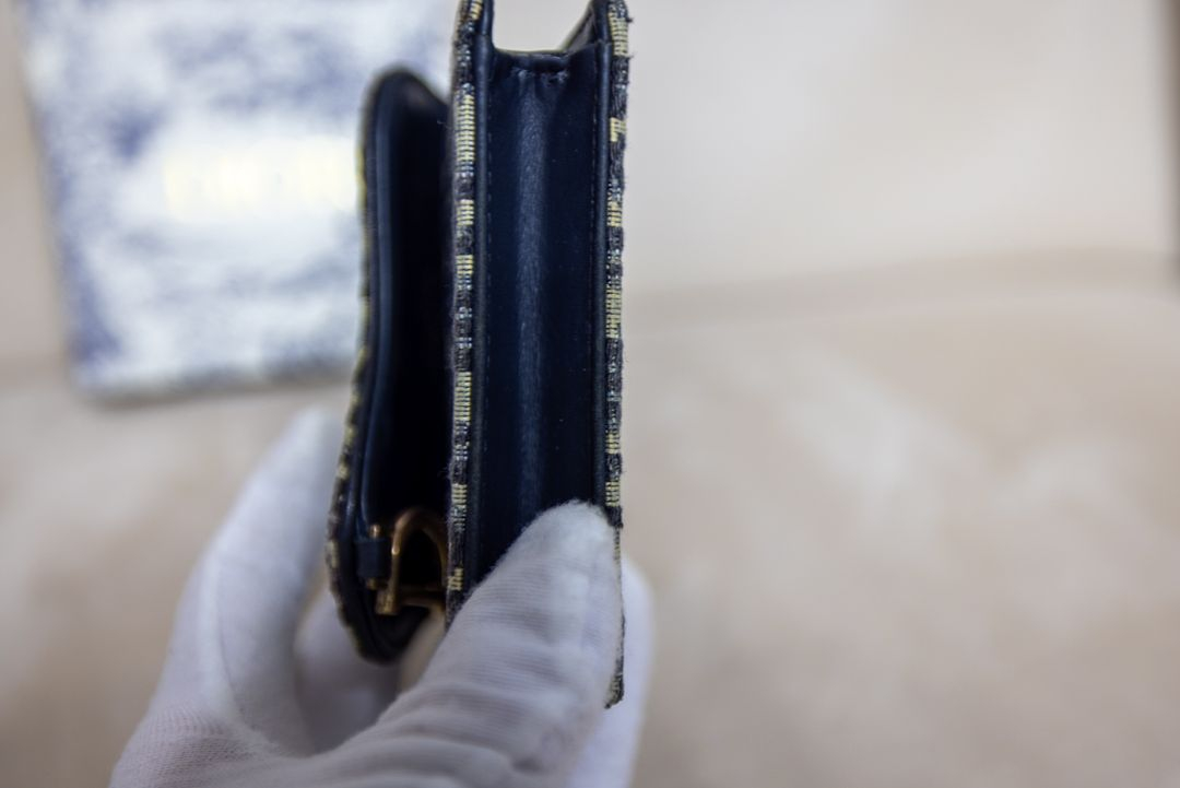 디올 오블리크 새들지갑 이미지