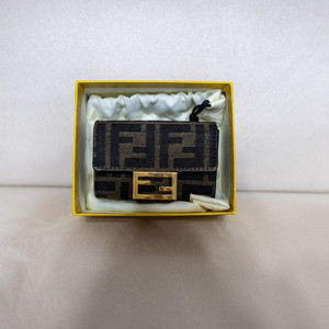 펜디 바게트 카드지갑