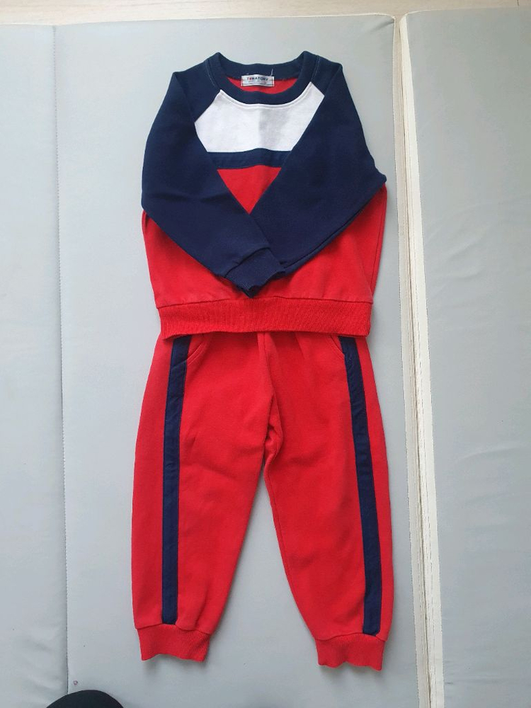 귀여운 아동용 맨투맨 티셔츠입니다- 보보쇼즈: 18-24개월, 86cm- 모이몰른: 100/56 사이즈아이들이 편안--4