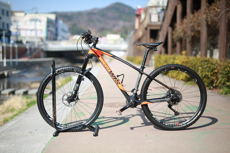 *가격인하*상태좋음*18년 위아위스 헥시온-G S *15인치- 27.5인치---3