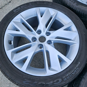 제네시스 18인치 순정 휠타이어 판매 이미지