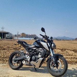 혼다 cb 125r 18년식 검정 차량 급매 합니다.