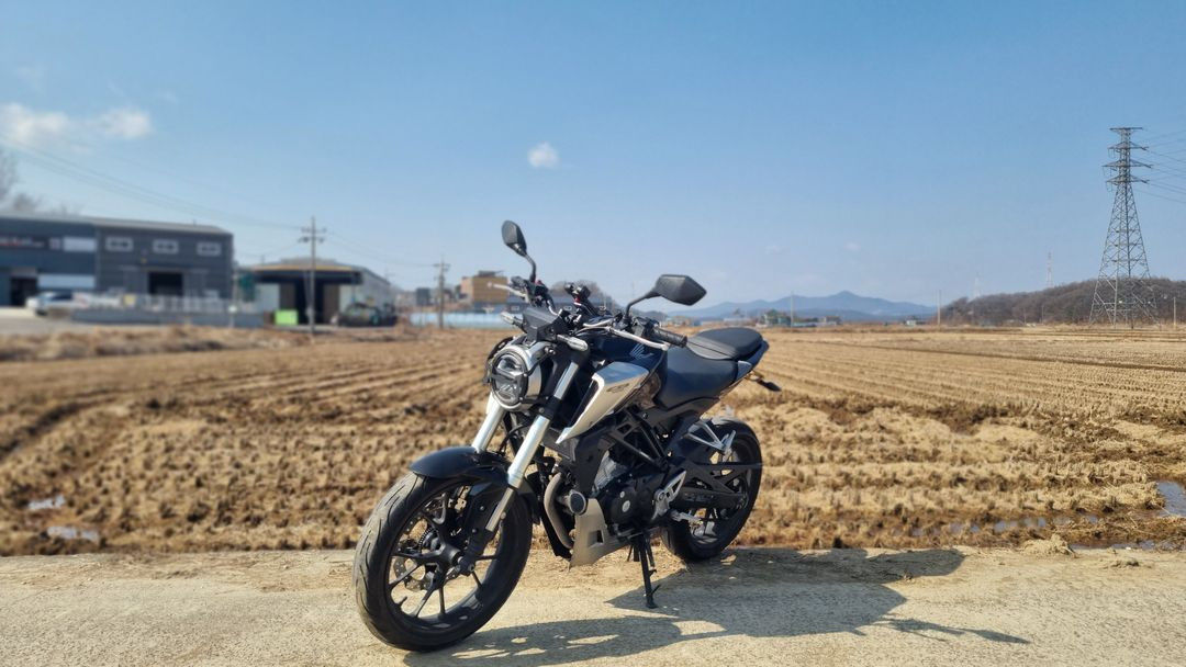 혼다 cb 125r 18년식 검정 차량 급매 합니다. 이미지