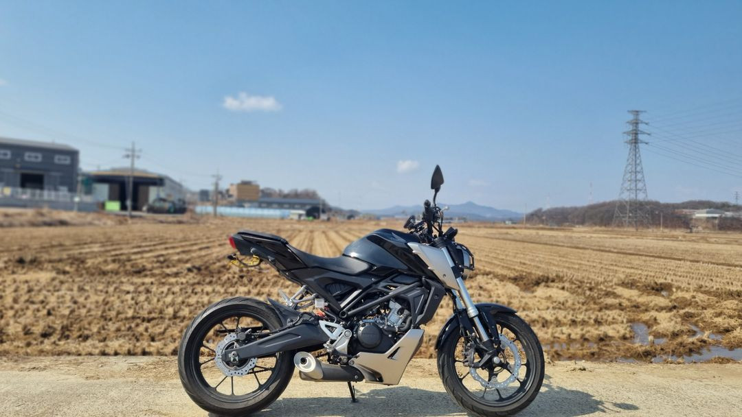 혼다 cb 125r 18년식 검정 차량 급매 합니다. 이미지