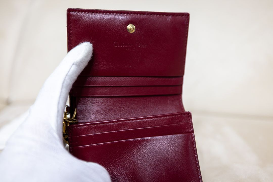디올 레이디 까나쥬 지갑 레드 이미지
