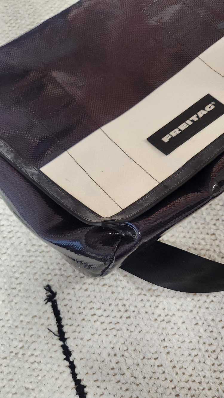 프라이탁 덱스터 판매합니다. 이미지