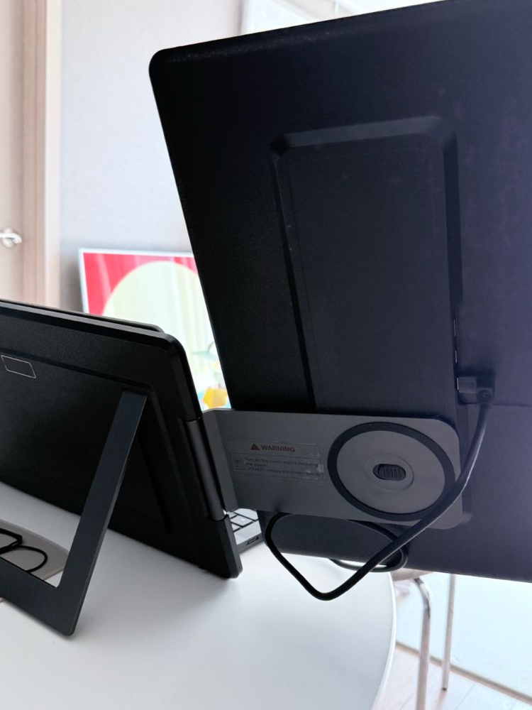 휴대용 트리플스크린 모니터--2