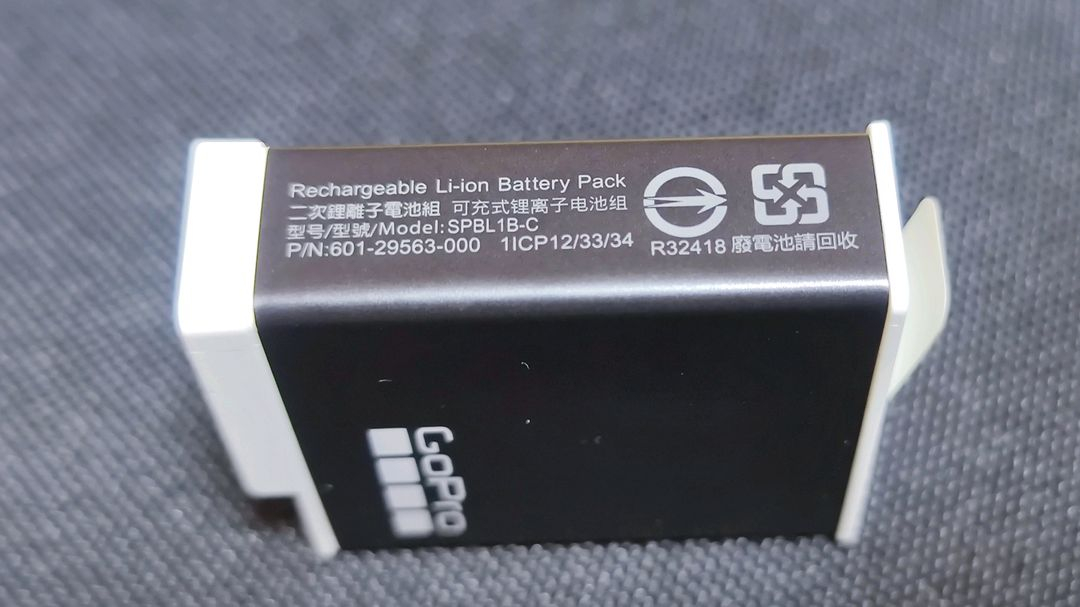 고프로 정품 엔듀로 배터리 이미지