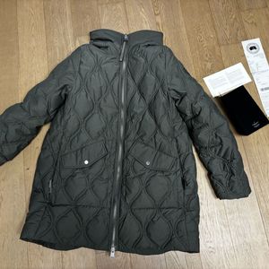 캐나다구스 알레시아 패딩