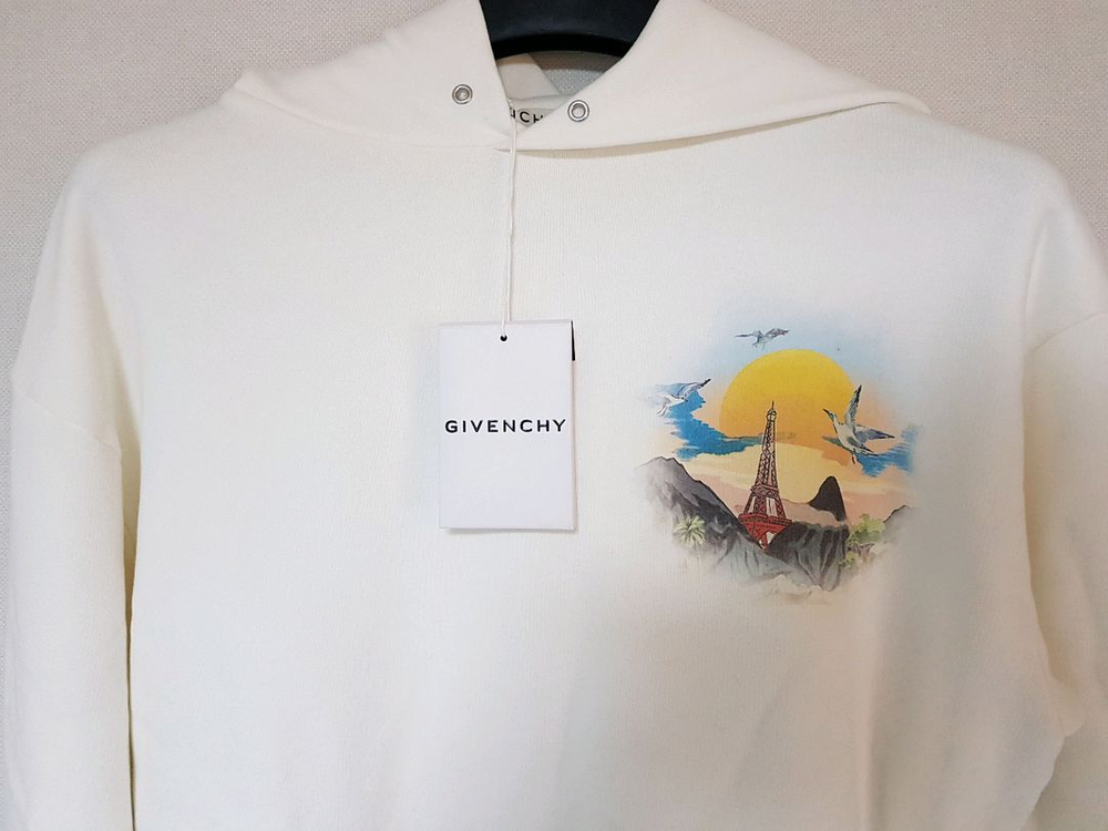 지방시 아일랜드 로고 후드 티셔츠--1