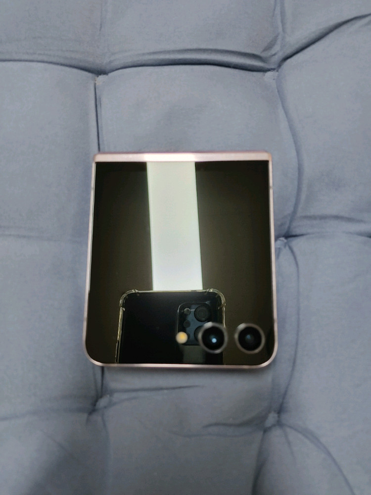 A급 ㅡ 갤럭시 Z플립5 256GB + 새케이스 이미지