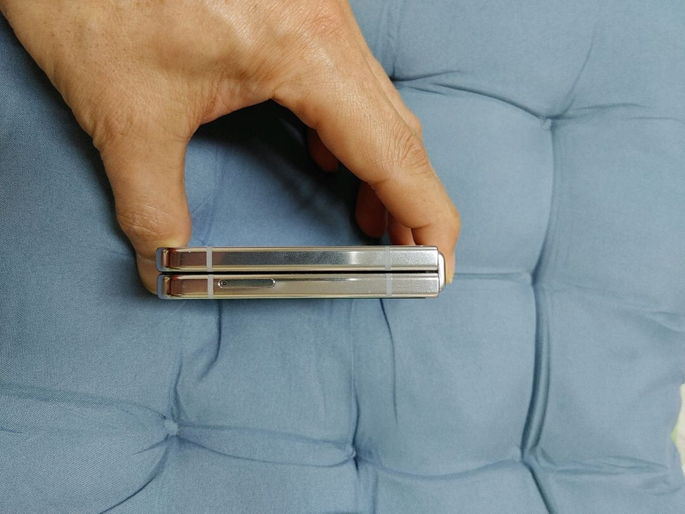 A급 ㅡ 갤럭시 Z플립5 256GB + 새케이스 이미지