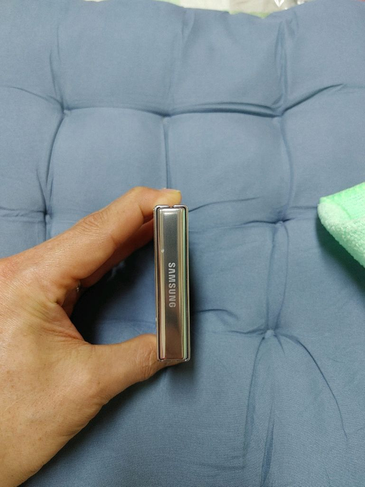 A급 ㅡ 갤럭시 Z플립5 256GB + 새케이스 이미지