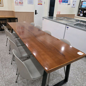 우드슬랩 테이블