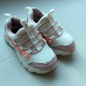 키즈 휠라 180 사이즈 여아 운동화