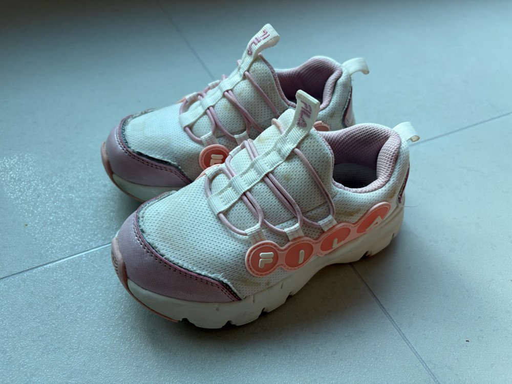 키즈 휠라 180 사이즈 여아 운동화--1