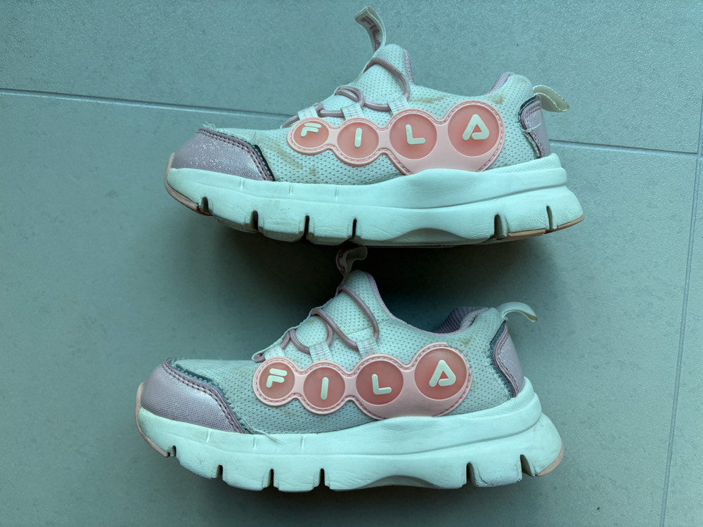 키즈 휠라 180 사이즈 여아 운동화--4