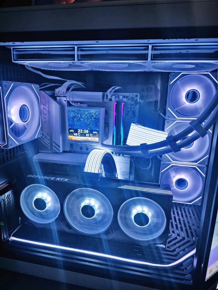 라이젠7 9800X3D RTX5080 Y70 화면본체 팝니다 이미지