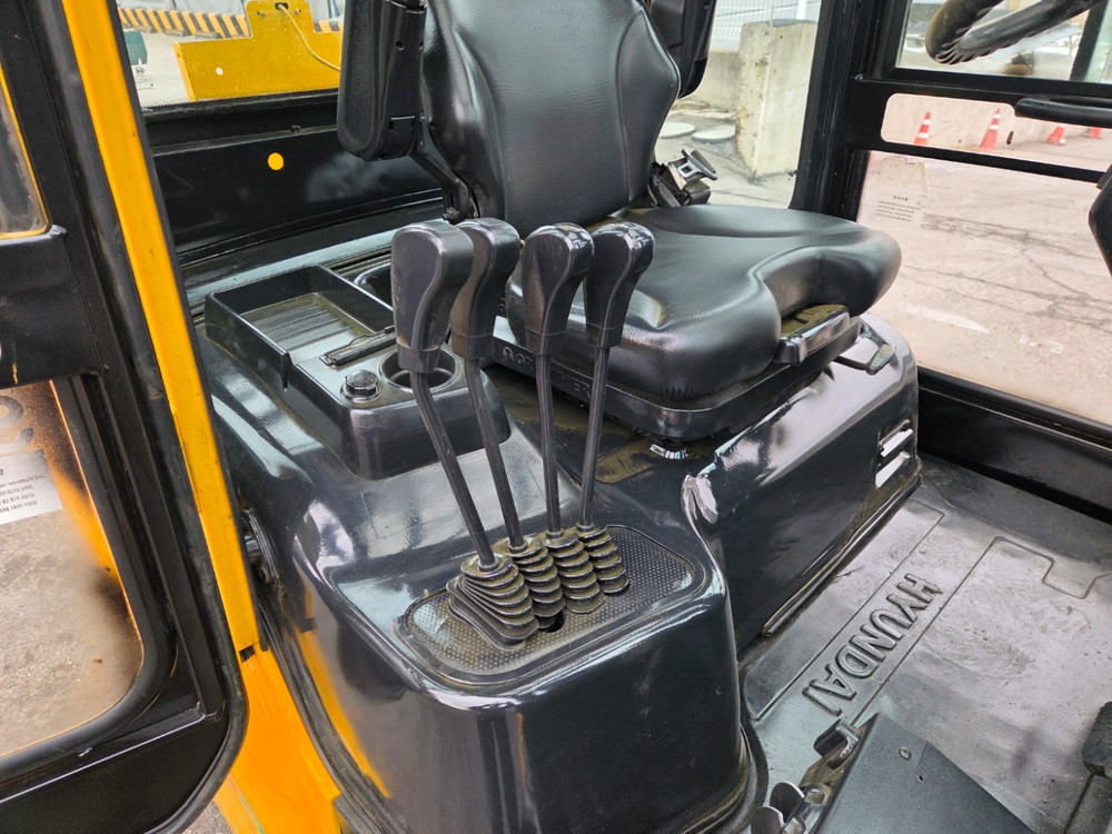 특A급 현대 3톤 3단마스트 17년식 자동발 캐빈 2300만원 디젤 중고지게차 팝니다.--5