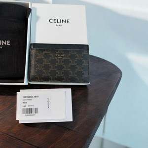 셀린느 정품 트리옹프 캔버스 카프스킨 카드 홀더 카드지갑 풀박스 판매합니다